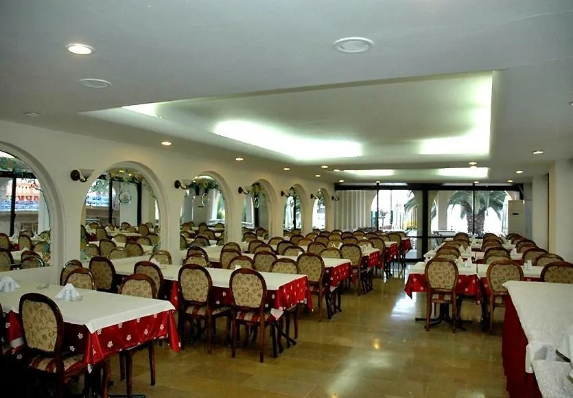 Ozcelik Hotel Kusadasi 4*,