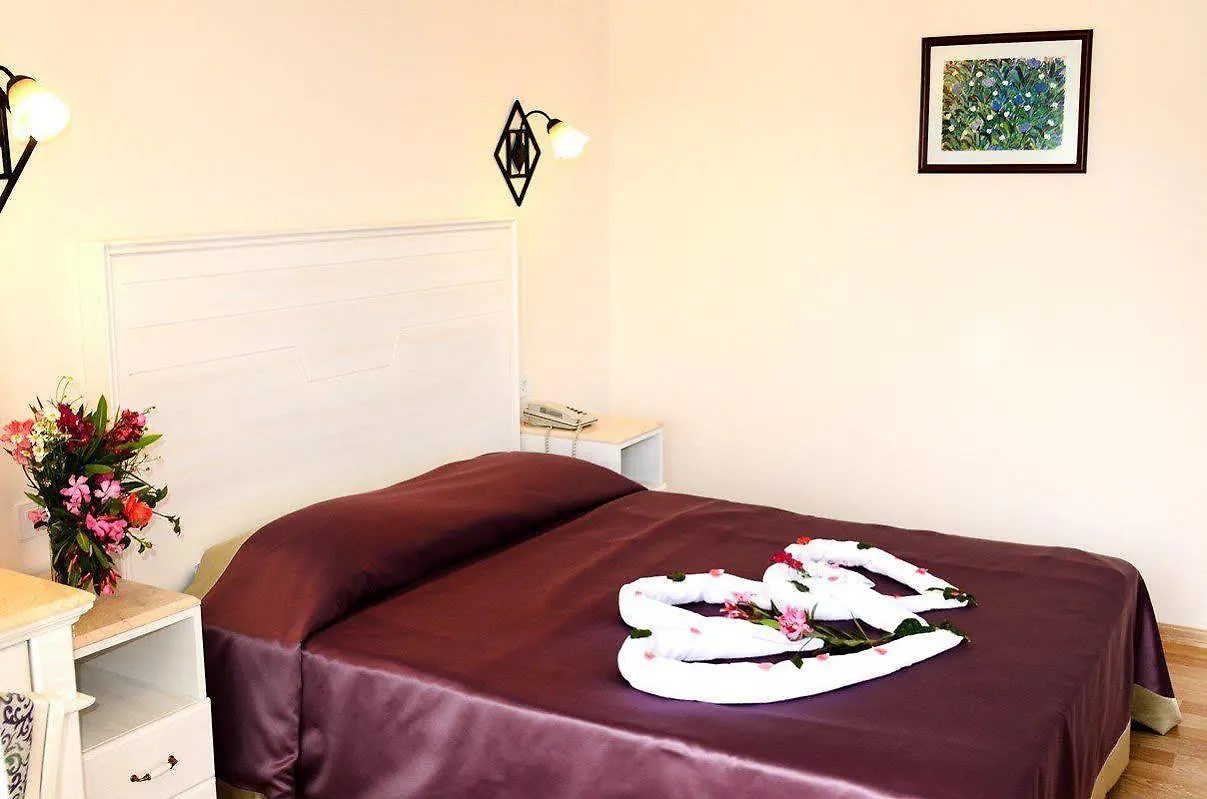 Ozcelik Hotel Kusadasi 4*,  Turkey