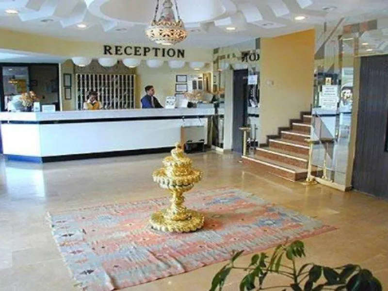 فندق Ozcelik كوشاداسيه