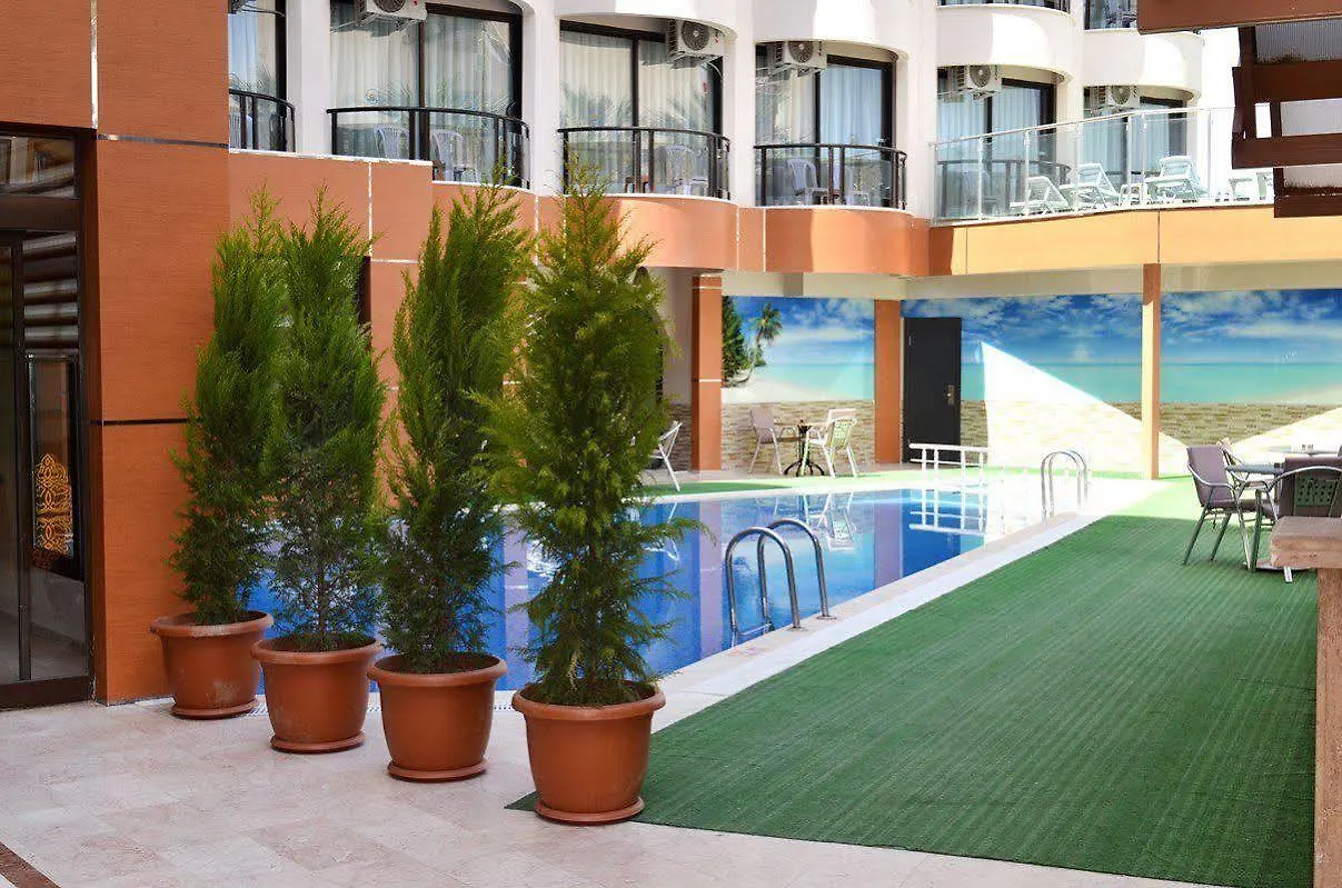 فندق Ozcelik كوشاداسيه 4*,