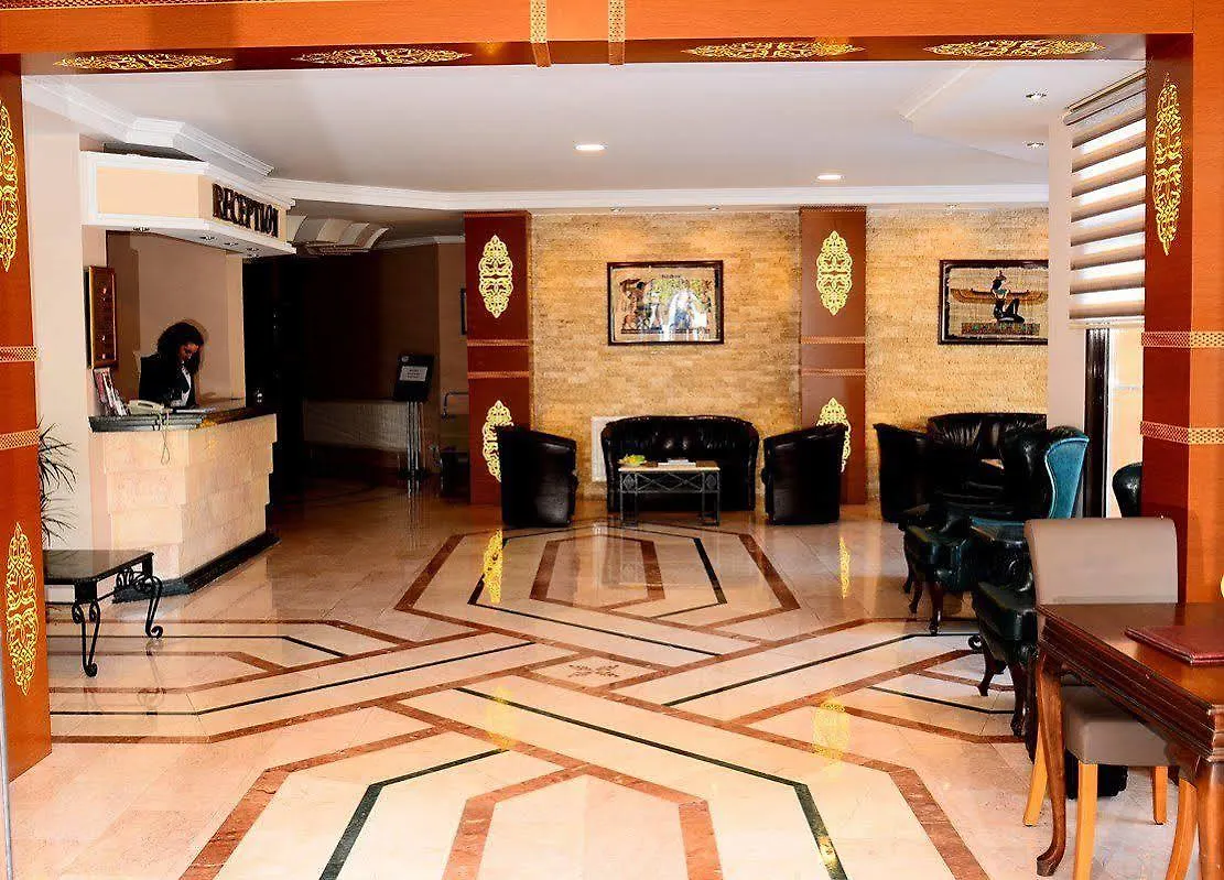 فندق Ozcelik كوشاداسيه 4*,