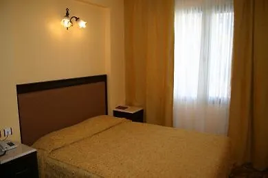 فندق Ozcelik كوشاداسيه 4*,